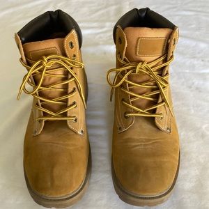 Sz 13 Men’s Work Boots.